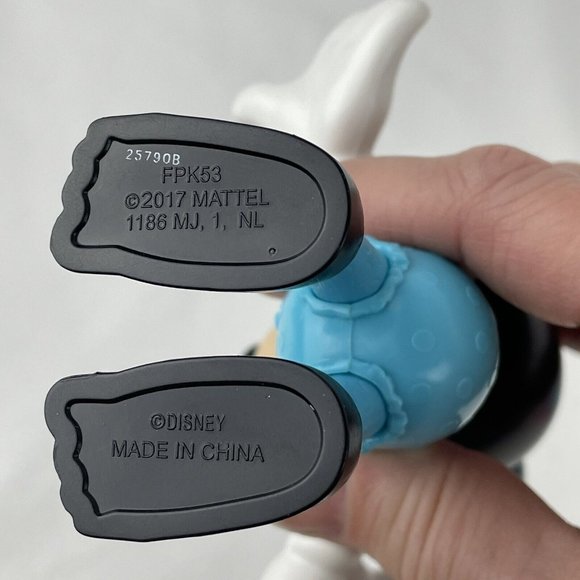 Minnie Mouse Snap & Style Winter Snowboard Ice Skating Lot of 12 Posable Doll - Picture 7 of 7